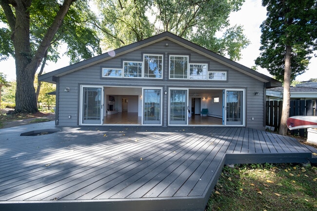112 Peninsula Rd
