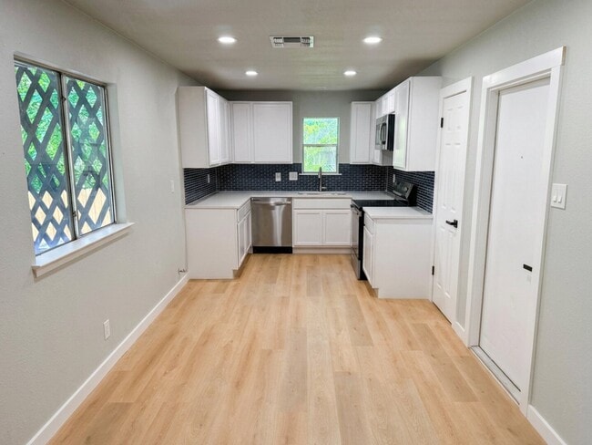 8726 Timberbriar, San Antonio, TX 78250 | Home for Rent 78250
