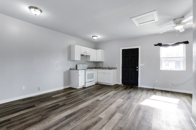 Photo - 438 S San Joaquin Ave Unit 1