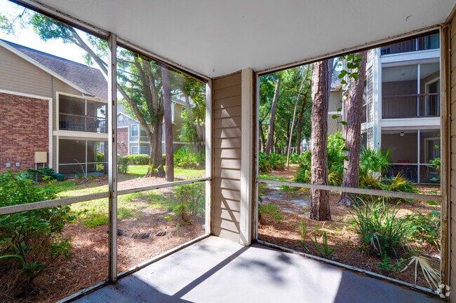 3 habitaciones, 2 baños - 1198 pies cuadrados - Patio - Laguna Place Apartments