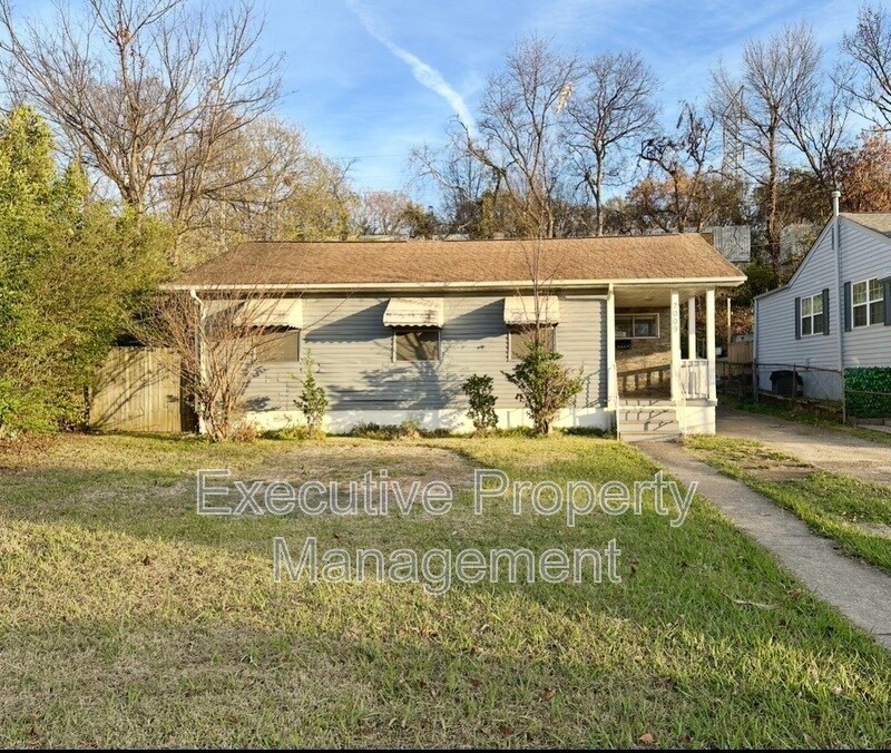 Photo - 2009 Hollins Dr
