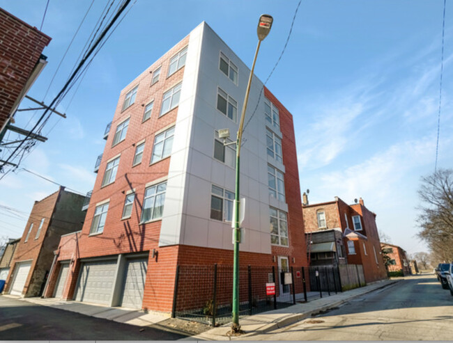 Photo - 2315 W Flournoy St Condo