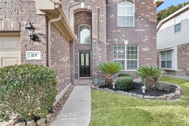 Photo - 115 N Hawkhurst Cir