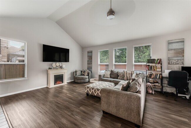 20906 Cypress Overlook Trl