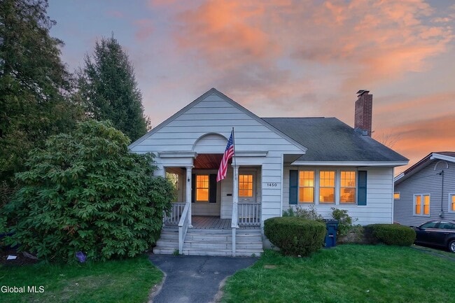 Photo - 1450 Baker Ave