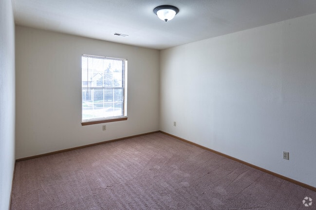 2 BR, 1 BA - Manchester B - 1066 SF