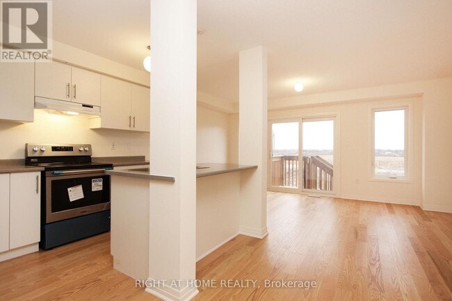 Photo - 35 Sailors Landing