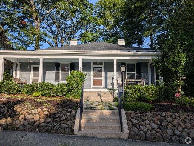 Building Photo - 809 Simpson St Rental