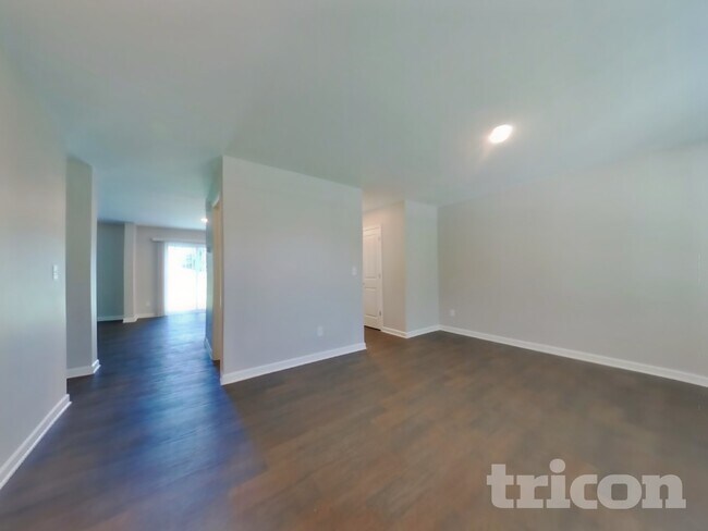 Photo - 205 Brenett Francis Ct