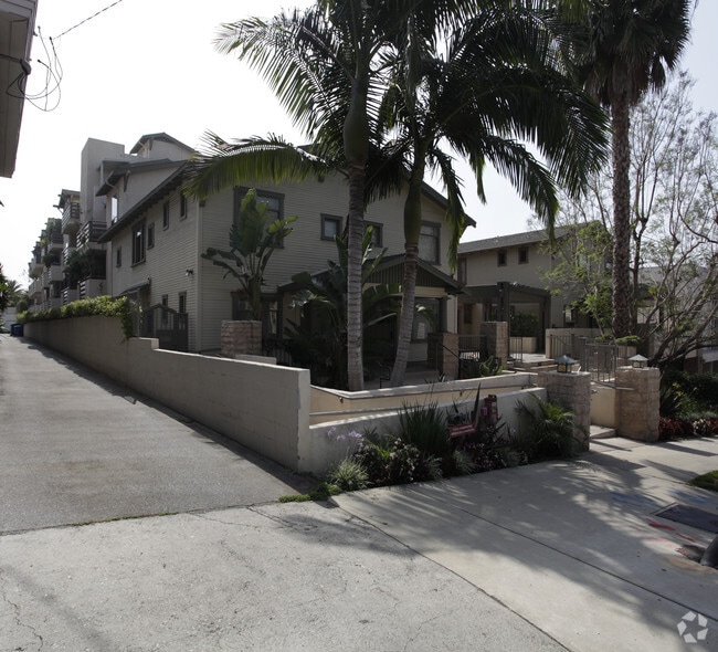 Palm View Apartments