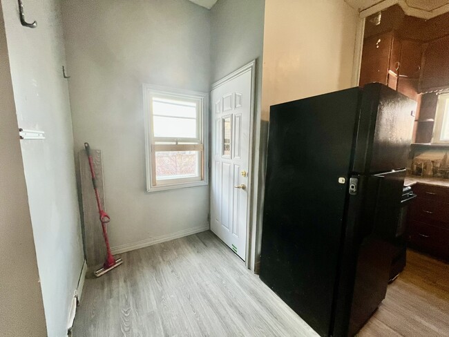 Photo - 87 King St E Unité 2