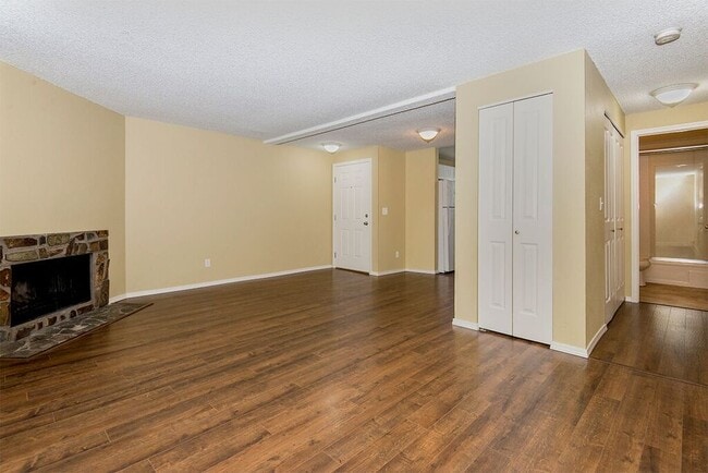 Building Photo - 12400 SW Gingham Ln Unit D