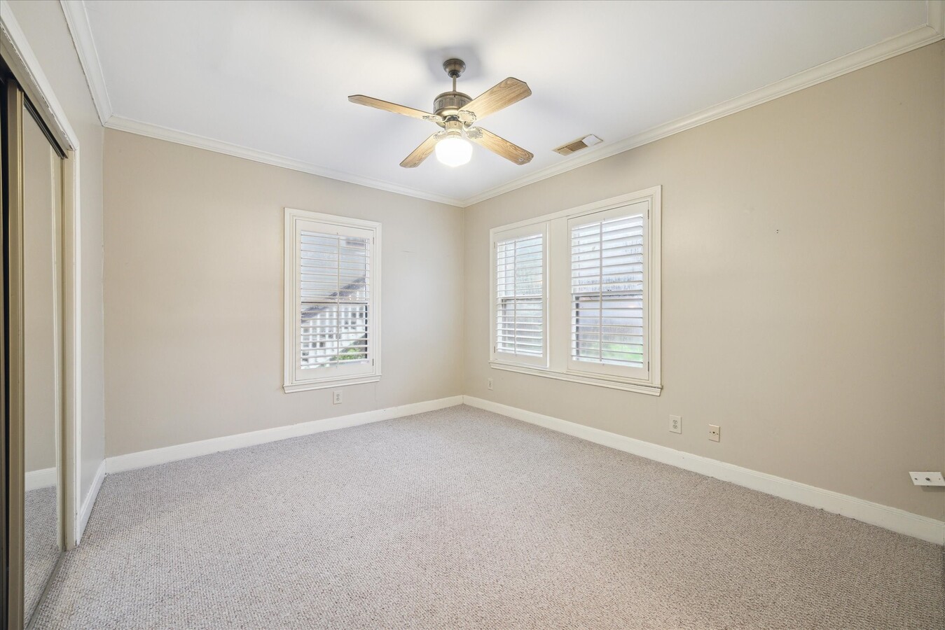 Photo - 321 W 13th St