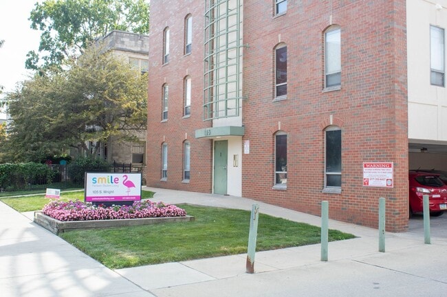 Photo - 105 S Wright