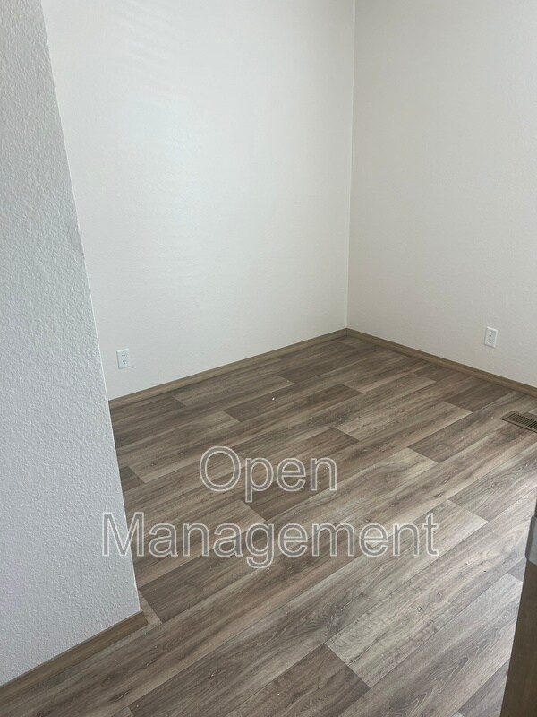 Photo - 825 1st Ave E