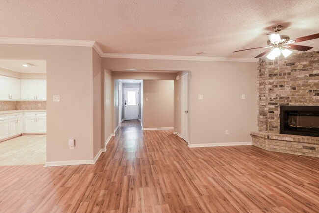 Photo - 3824 Evergreen Dr