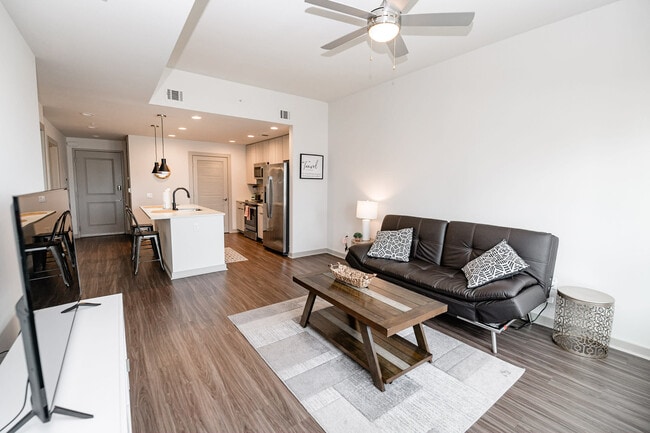 225 S Poplar St Unit SI ID1013804P