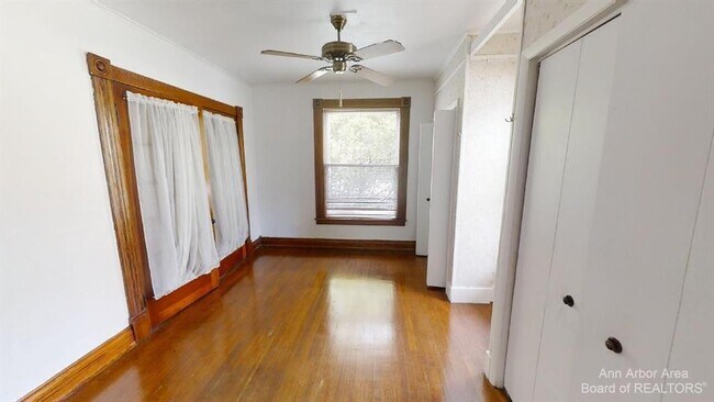 Photo - 821 W Liberty St Unidad 1