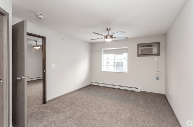 Photo - Hilltop Apartments