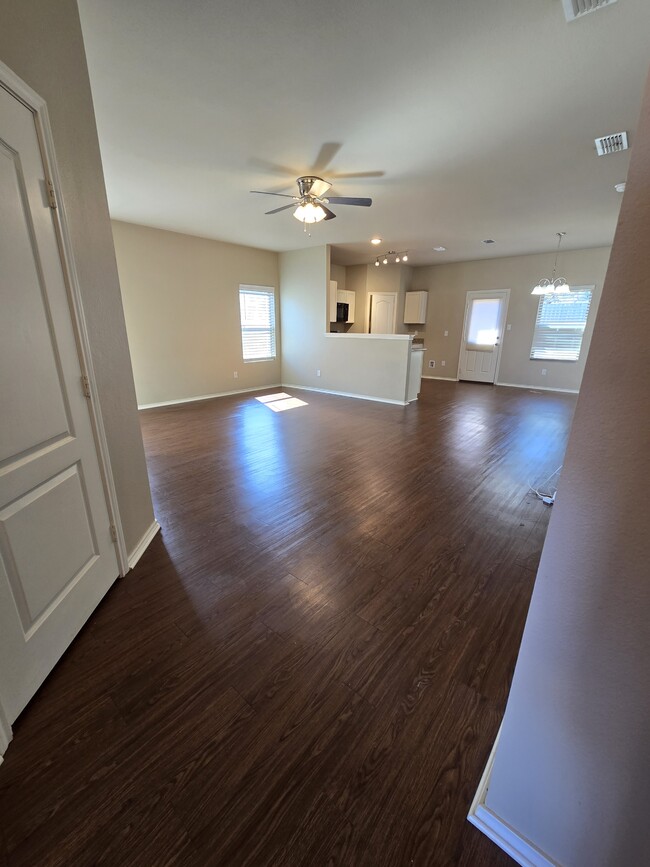 Photo - 457 Ambrose Avenue