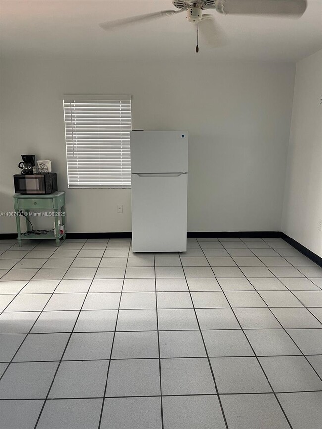 Photo - 10315 SW 35th St Unidad 10315