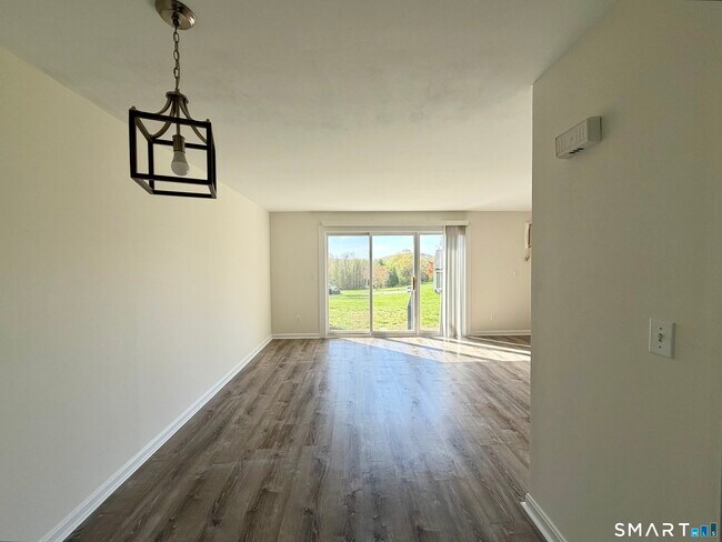 Photo - 47 Old Farms Ln Unit 47