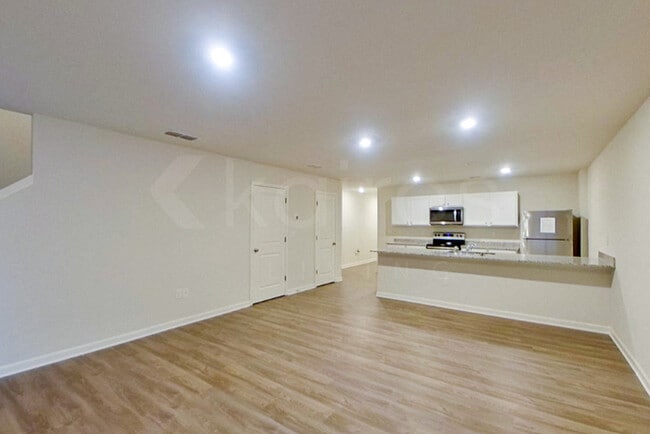 Photo - 320 Ironwood Ct