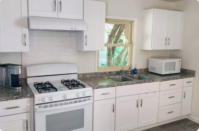 Photo - 395 Brimblecom Rd Unit Cottage