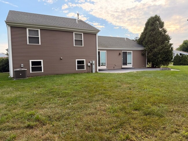 700 Woodbine Ln