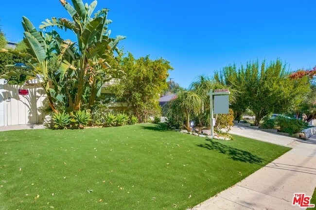 Photo - 21447 Providencia St