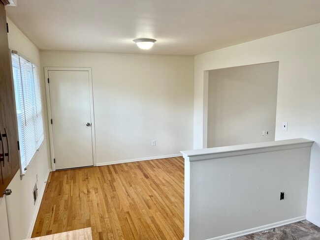 Photo - 944 Longboat Ave