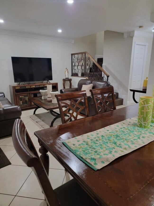 Photo - 11821 SW 18th St