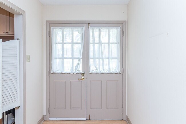 Photo - SPACIOUS Brick Home in Goldsboro (Wayne Memorial Drive area)