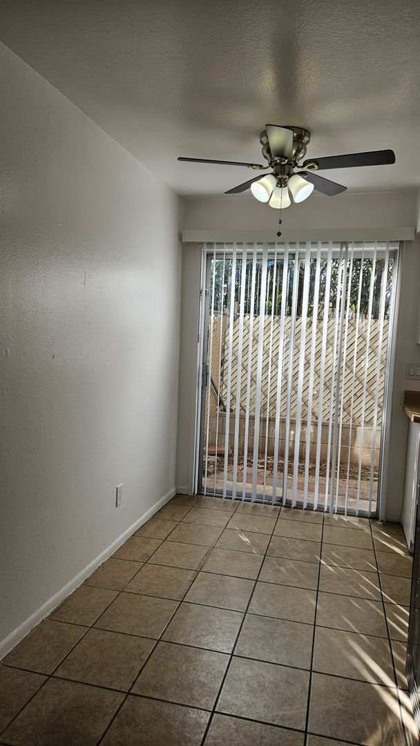 Photo - 1 month free rent move in promotion! 2 Bed 1 Bath Eastside Apartment! Unidad Bev1620-02