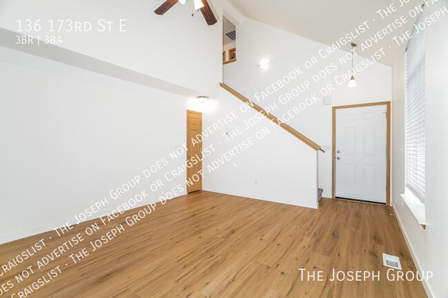 Photo - 136 173rd St E