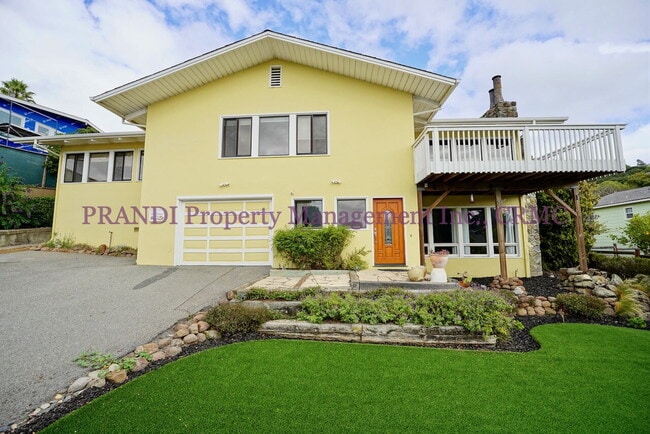 Bright and Inviting 4BR Home Minutes from ... - Bright and Inviting 4BR Home Minutes from ...
