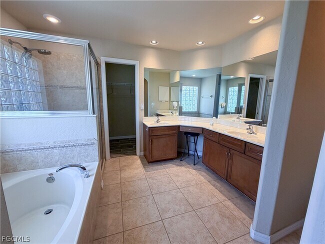 Photo - 2110 SW 38th Terrace