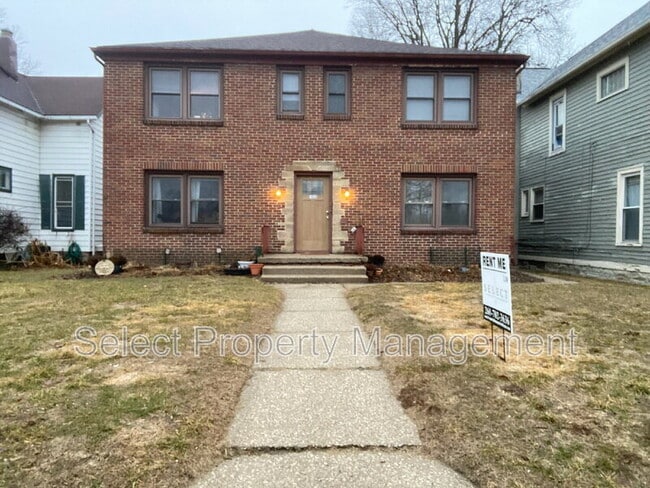 Building Photo - 1033 Edgewater Ave Unit #2