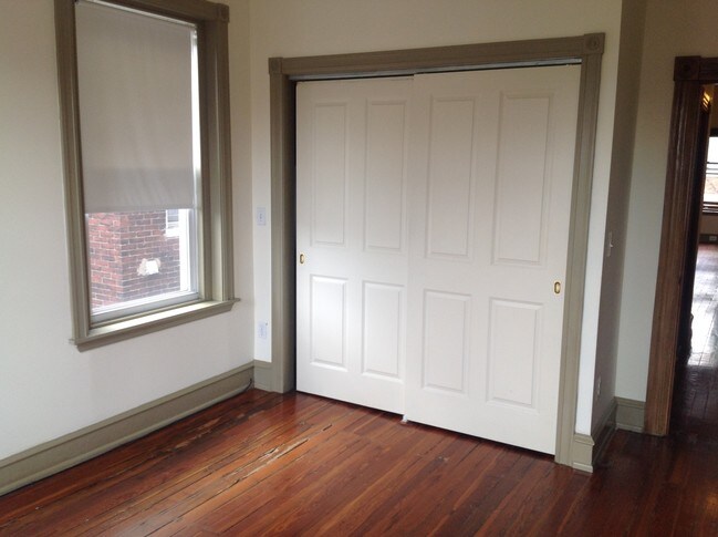 BR #1 - 223 Buckingham Pl Unit 2