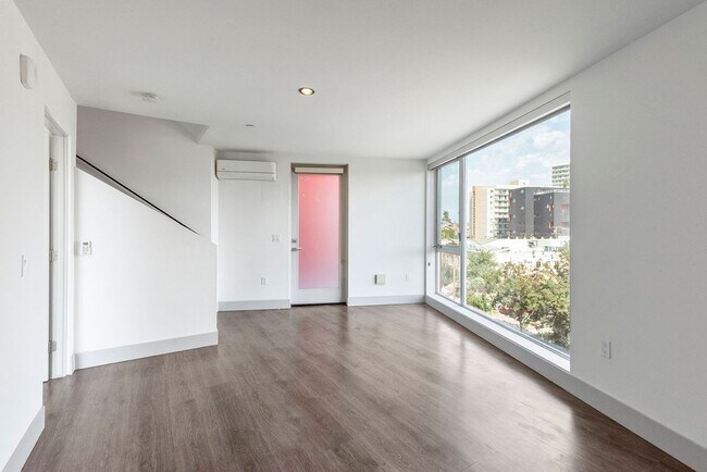 Photo - Eitol Towers