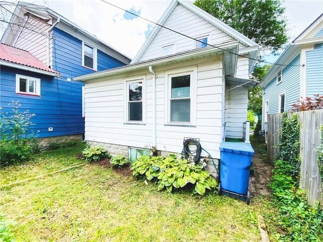 Photo - 222 Sanford St