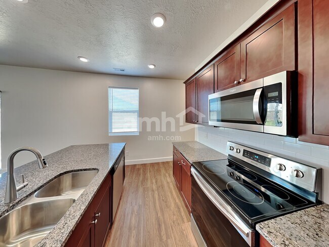 Photo - 2054 E Silverado Ln