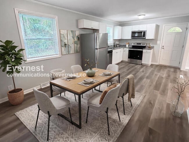 Photo - 2741 Mary Ave