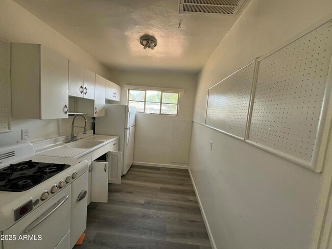 Photo - 1137 S Judd St