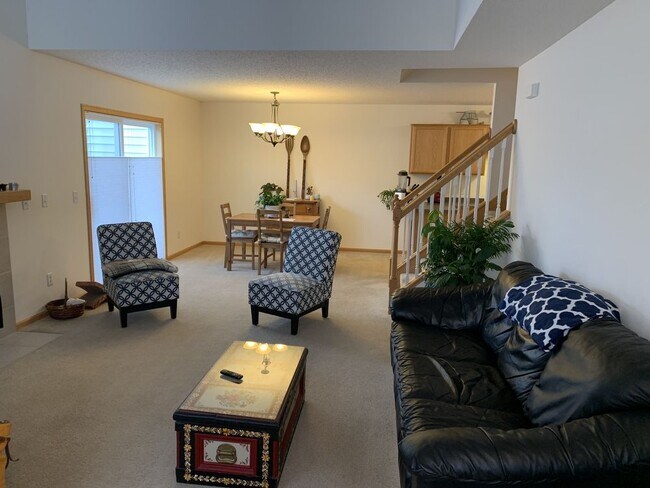 551 French Ln