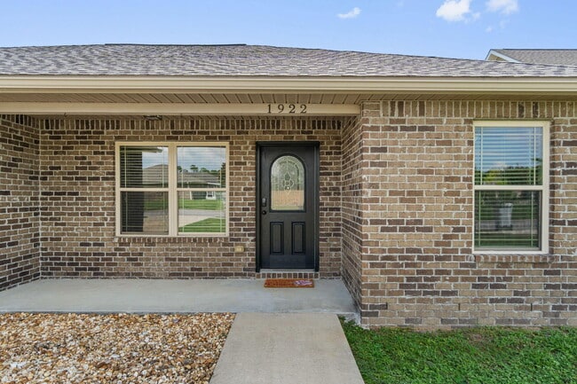 Photo - 1922 Bright Water Dr