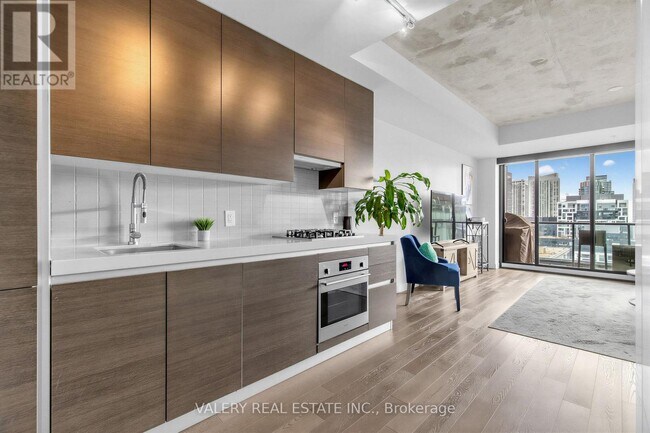 Photo - 629 King St W Unité PH06