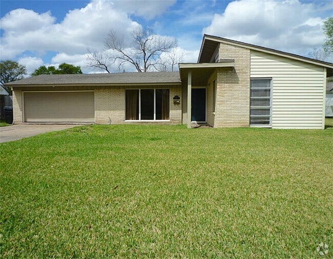 Building Photo - 4810 Redstart St Rental
