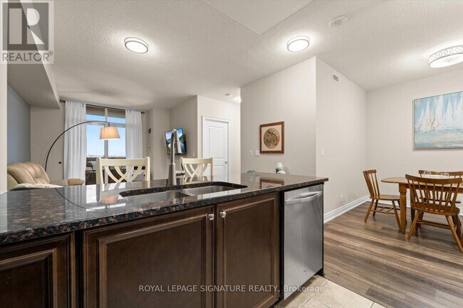 Photo - 9225 Jane St Unit 511