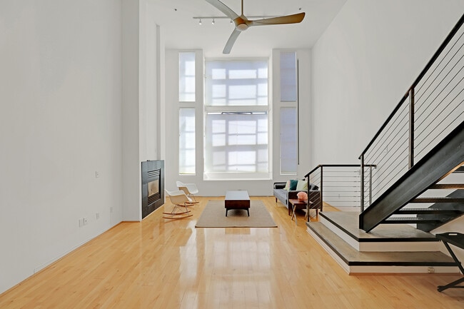 Building Photo - 249 Shipley St Unit #3 Rental